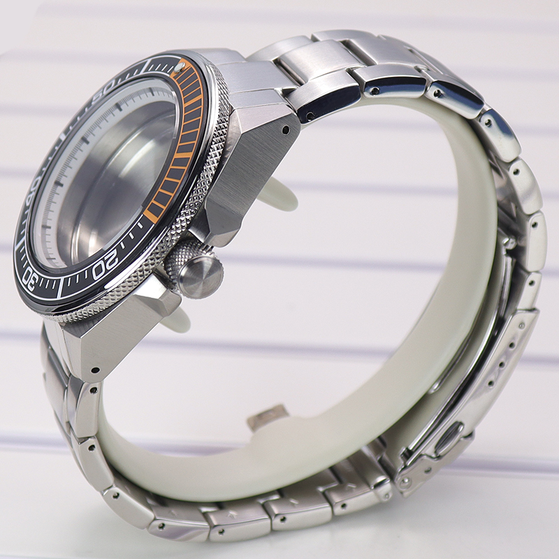 Cajas de reloj de buceo samurá - Seiko Watch 5 Sports reseña y precio